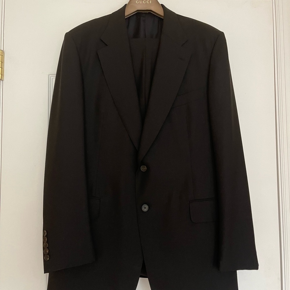 Gucci | 100% Authentic | Classic Men’s 58R 2-Piece Suit | Black
